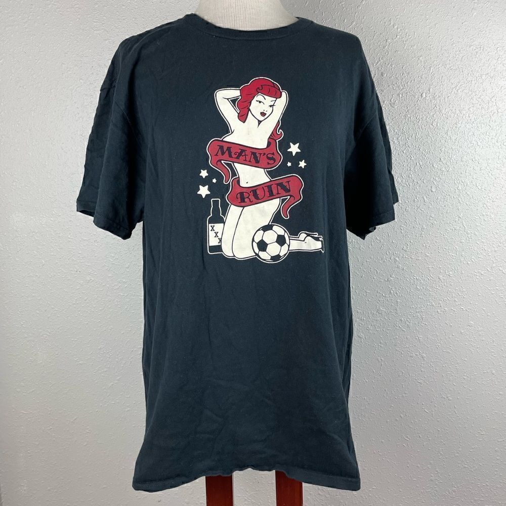 Man’s Ruin Short Sleeve T-Shirt Size L EUC